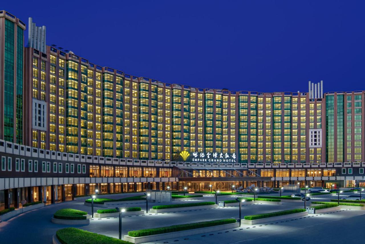 Empark Grand Hotel Пекин Экстерьер фото